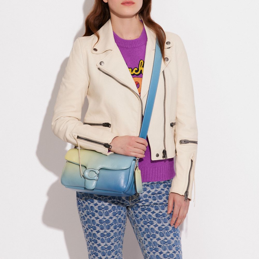 【COACH】鏡が仕込まれた可愛いキーホルダー 77961 IMQRI COACH® Outlet | Mirror Bag Charm In Signature Canvas