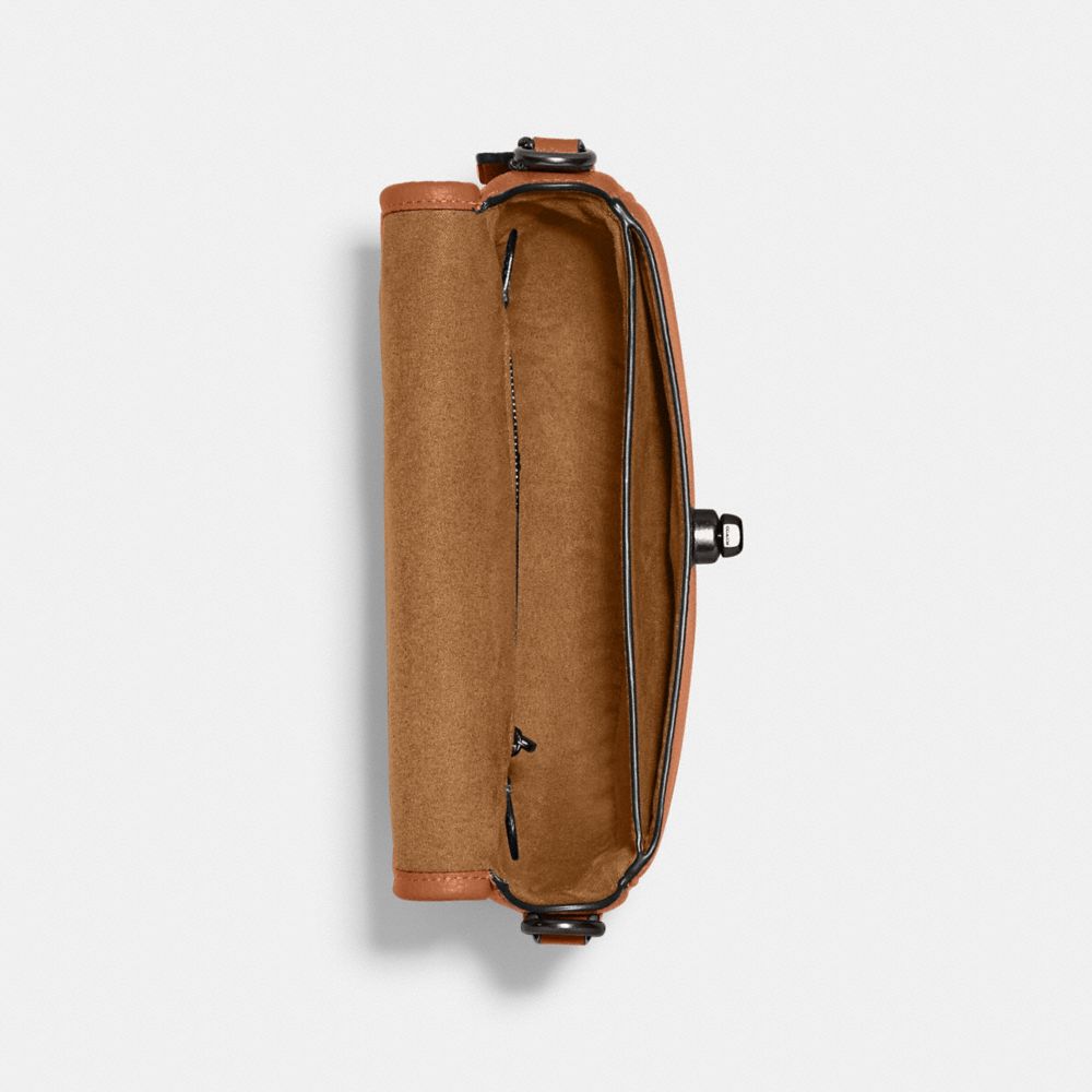 COACH®,SAC DE SELLE WILLOW,Cuir galet poli,V5/Canyon Multi,Inside View,Top View