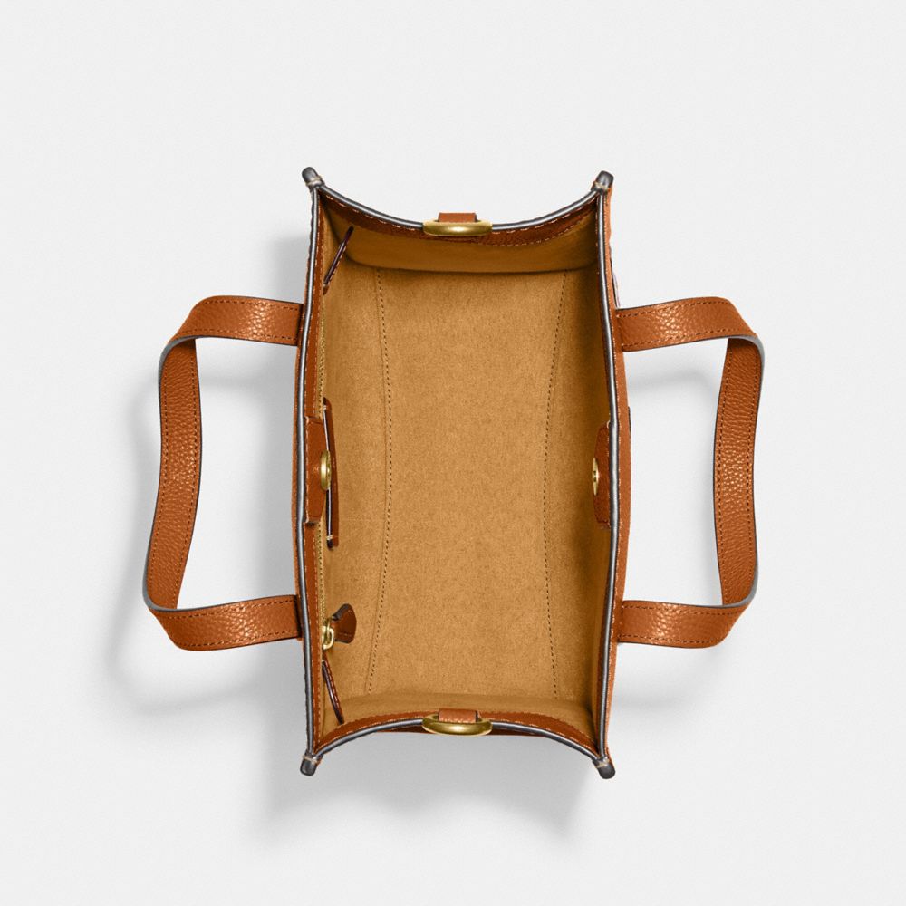 Field Tote 22 With Patches