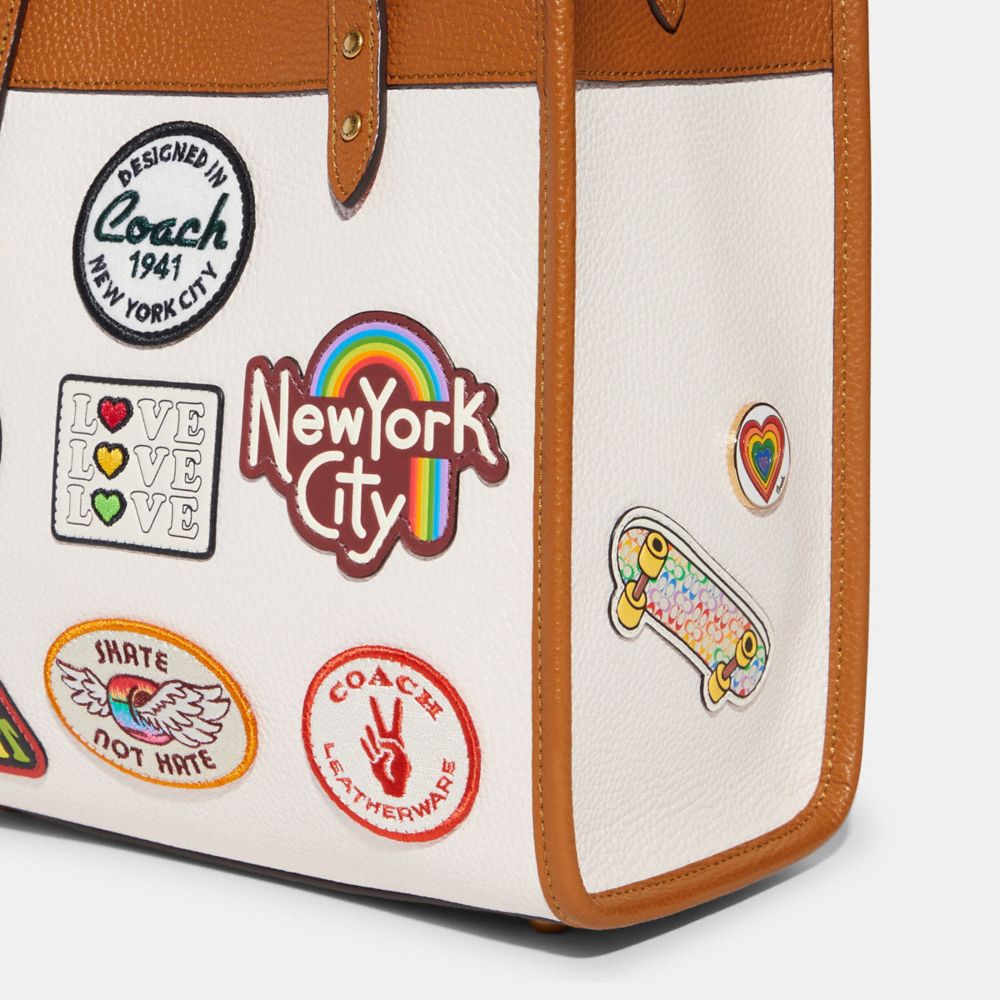 Field Tote 22 With Patches
