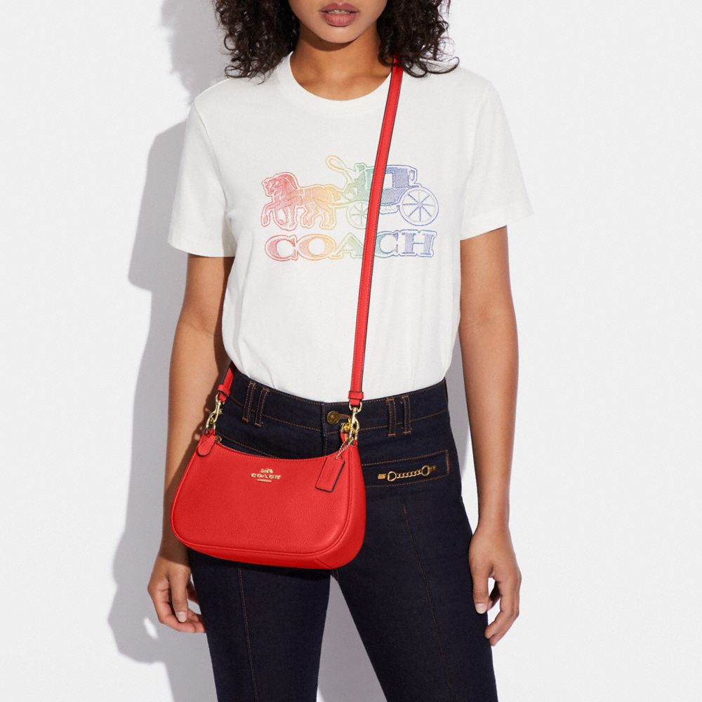 Red Shoulder Bags