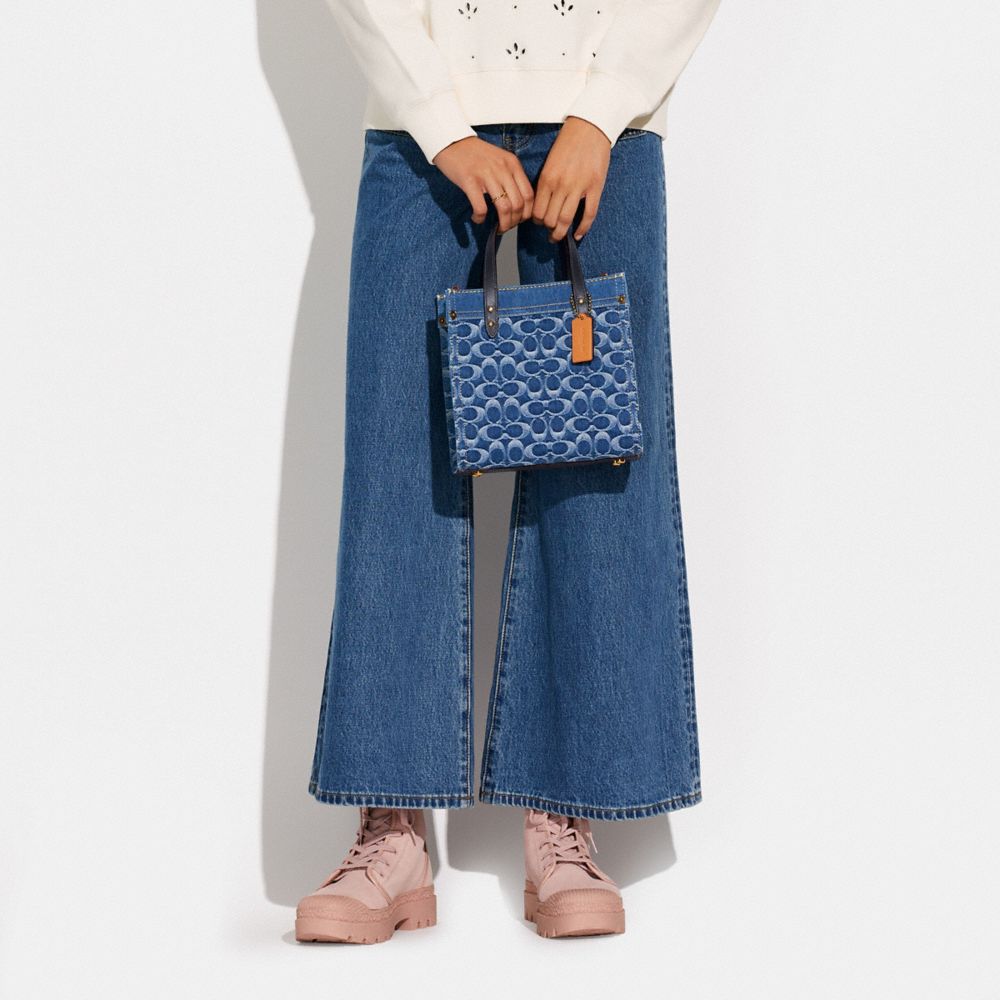 Field Tote 22 In Signature Denim