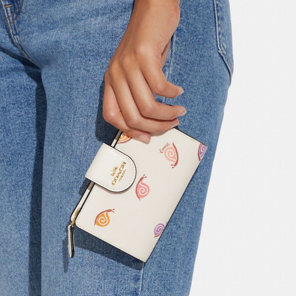 Medium Corner Zip Wallet With Snail Print