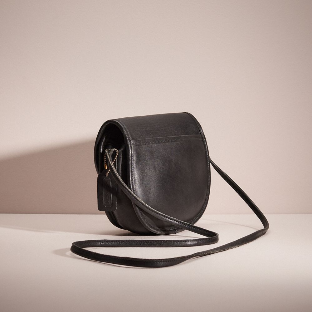 COACH®,Vintage Casey Bag,Leather,Saddle Bag,Logo,Day Party,Black,Angle View