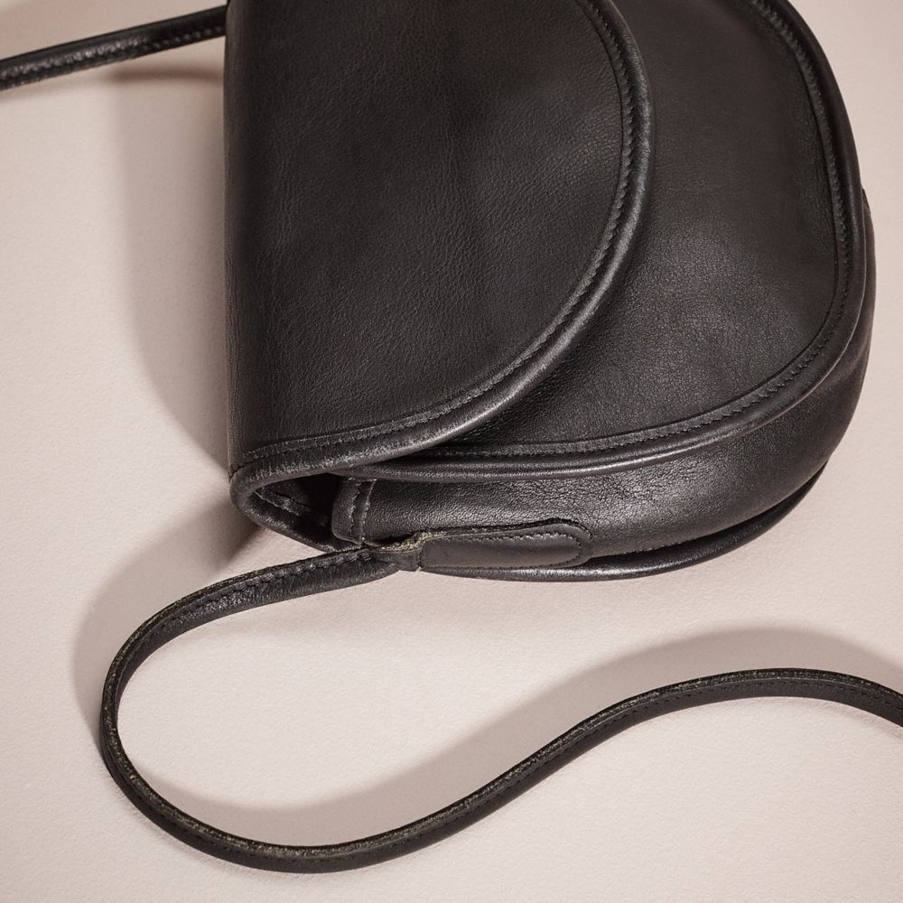 COACH®,Vintage Casey Bag,Leather,Saddle Bag,Logo,Day Party,Black,Closer View