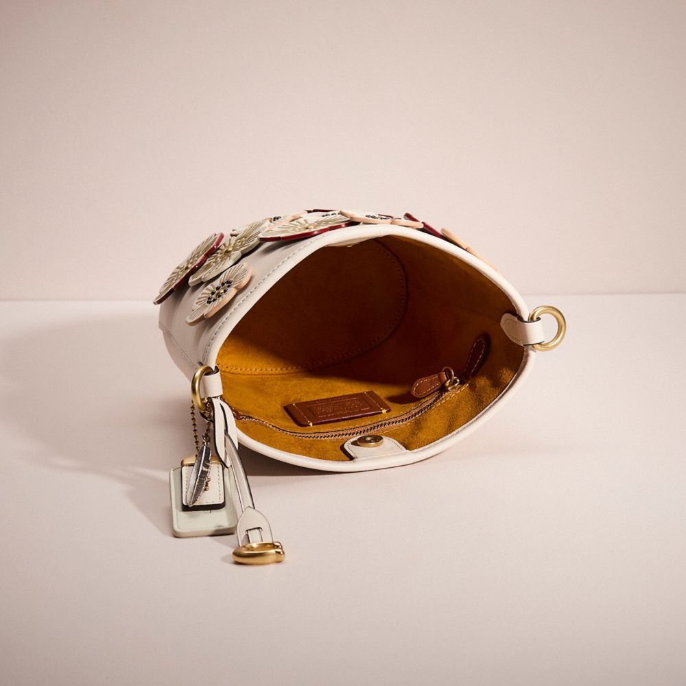 COACH®,Upcrafted Dakota Bucket Bag 16,Leather,Bucket,Applique,Logo,Metal,Chain Detail,Gold Metal,Day Party,Cream,Inside View,Top View