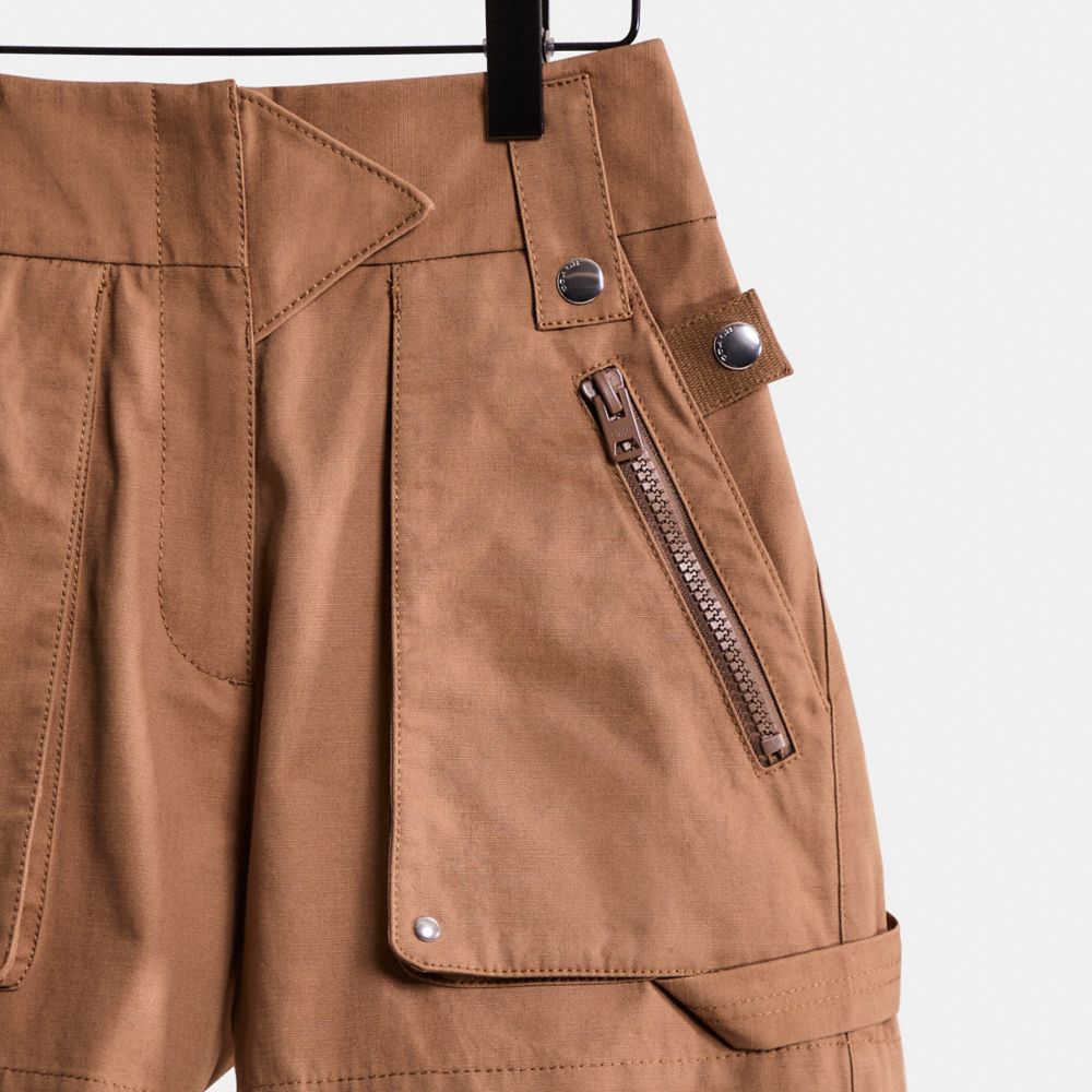 COACH®,Brun Pâle,Scale View