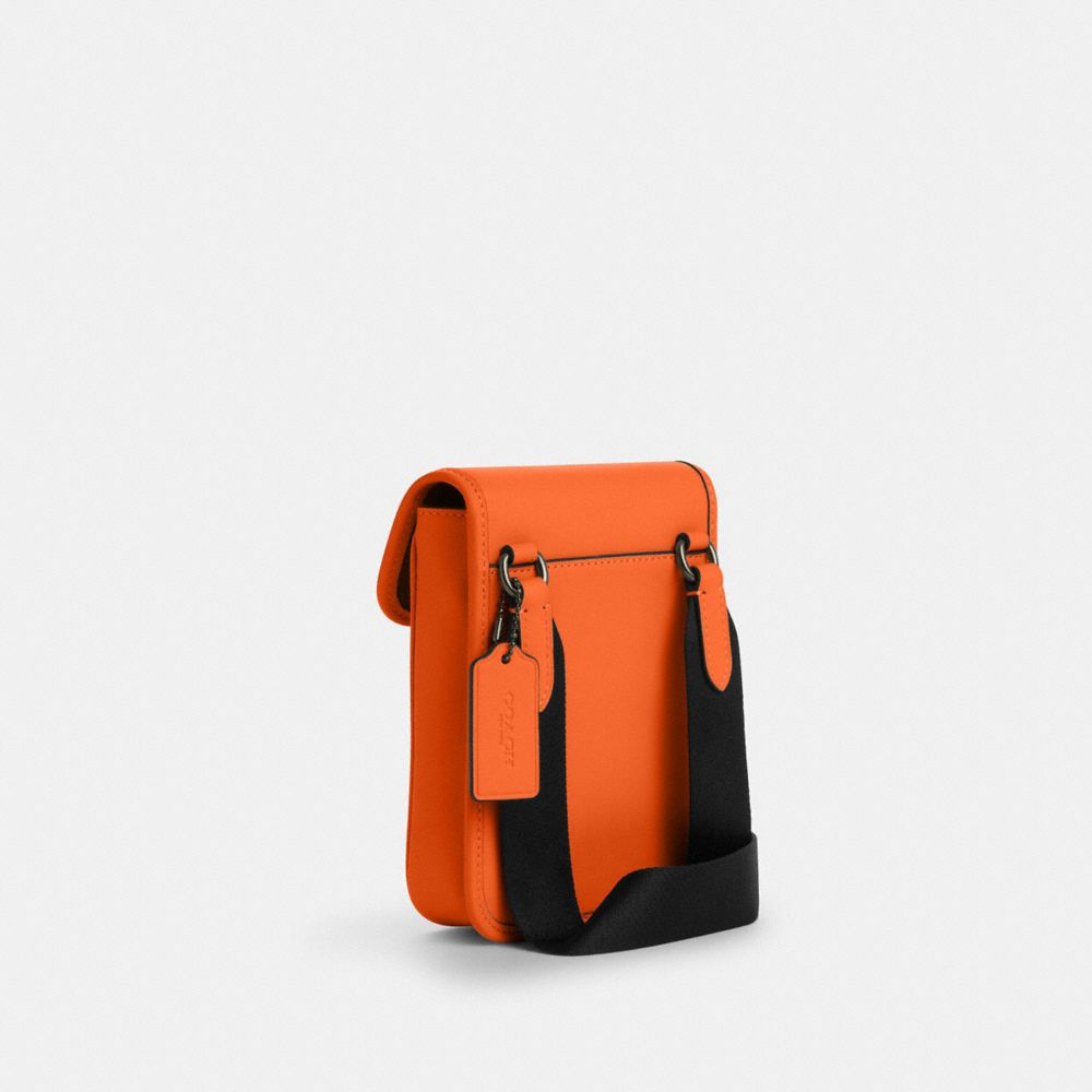 COACH®,Bronze Industriel/épice Orange,Angle View