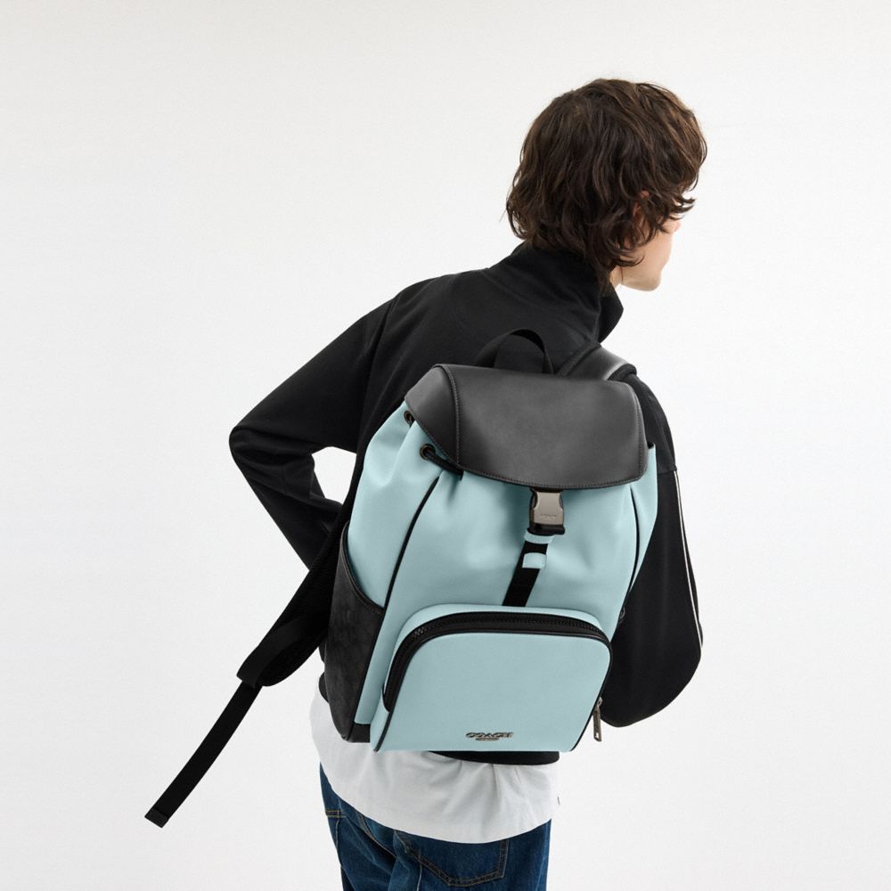 COACH®,Toile exclusive,Qb/Bleu Clair Multi,Detail View