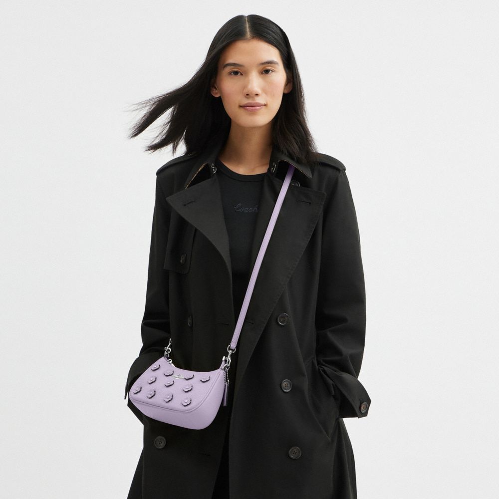 COACH®,MINI SAC BANDOULIÈRE TERI AVEC APPLIQUÉ FLORAL,Argent/Lilas