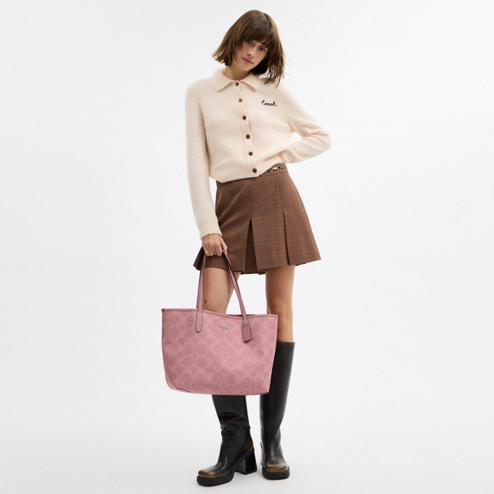 COACH®,CABAS CITY EN TOILE EXCLUSIVE,Toile exclusive,Sv/Rose poudré,Detail View