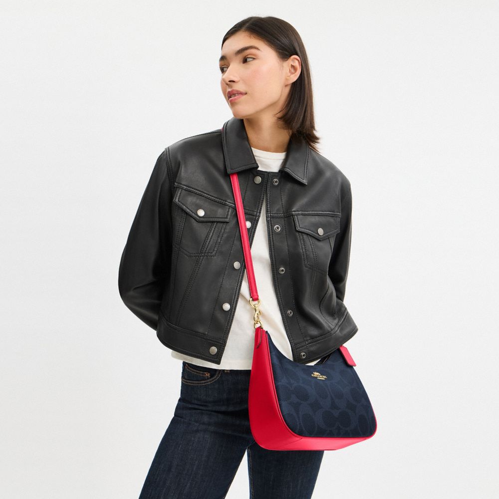 COACH®,SAC TERI HOBO EN TOILE EXCLUSIVE,Toile exclusive,Im/Denim/Rouge audacieux