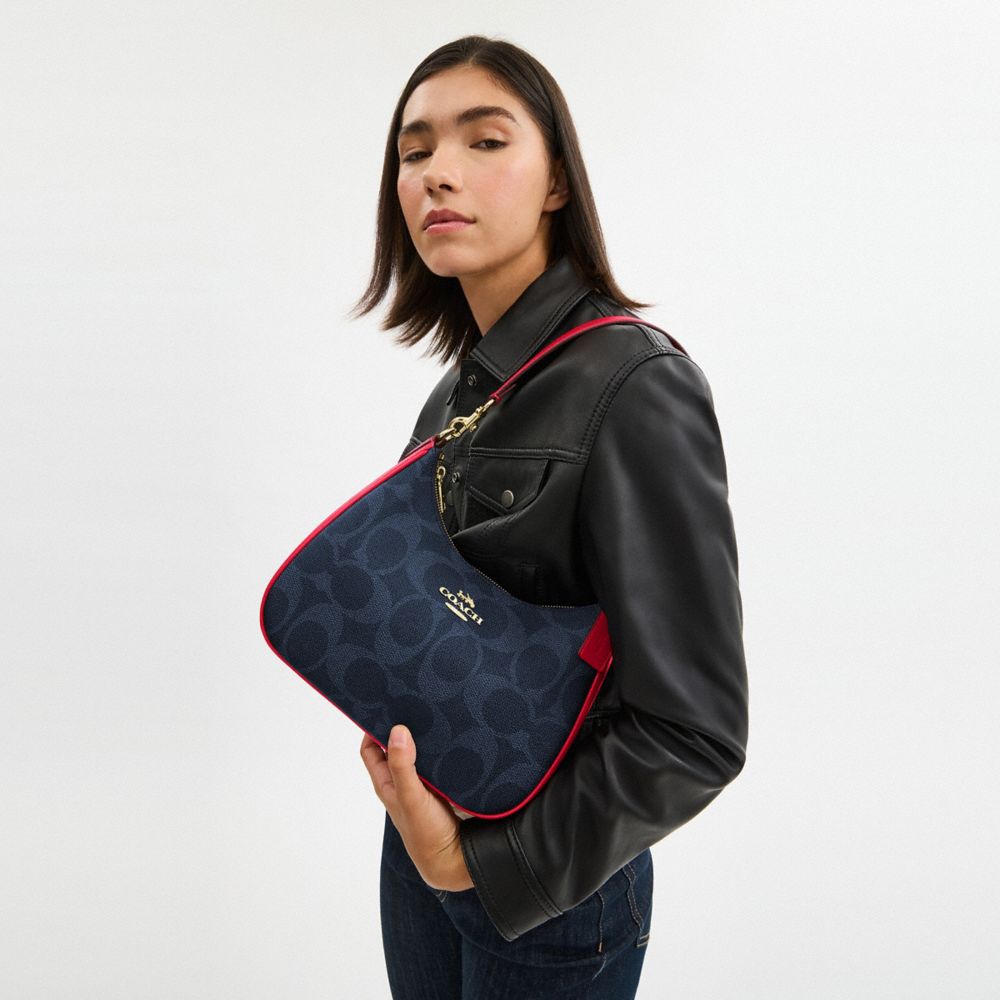 COACH®,SAC TERI HOBO EN TOILE EXCLUSIVE,Toile exclusive,Im/Denim/Rouge audacieux,Detail View