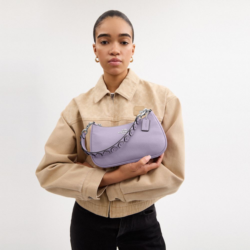 COACH®,テリ ショルダー バッグ・フローラル アップリケ,ショルダーバッグ,ｼﾙﾊﾞｰ/ﾗｲﾗｯｸ