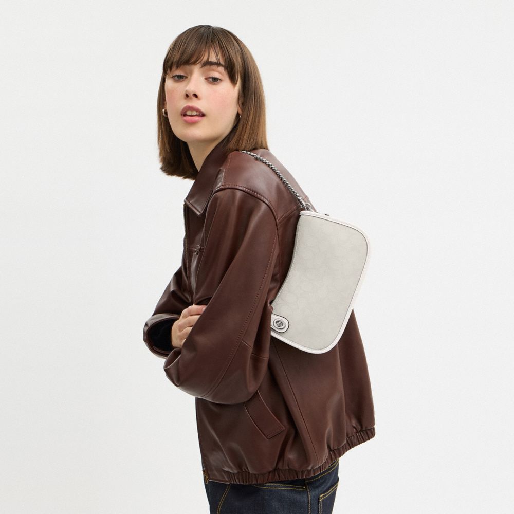 COACH®,Swinger Bag In Signature Jacquard,Cotton,Recycled Polyester,Shoulder Bag,Piping,Adjustable,Brass,Day Party,Casual,,Detail View