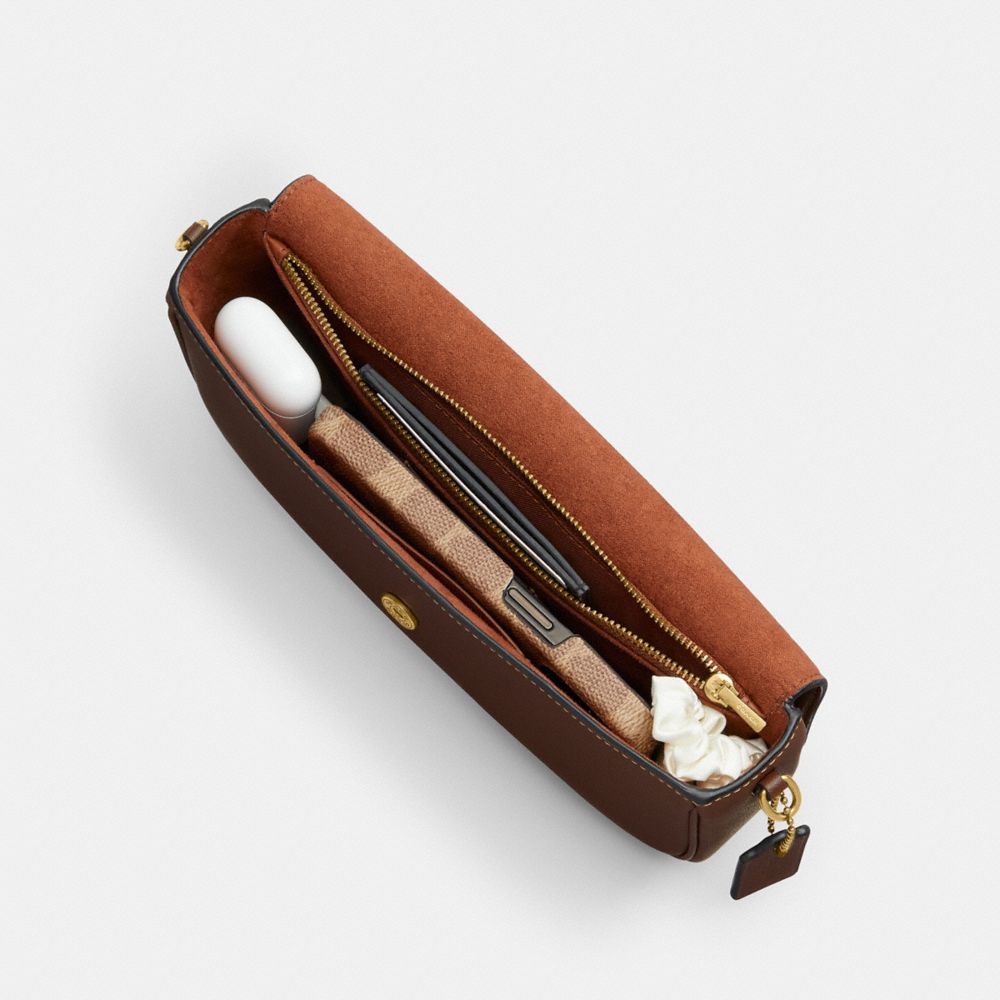 COACH BROOK TASCHE MIT UMSCHLAG UND KETTE 