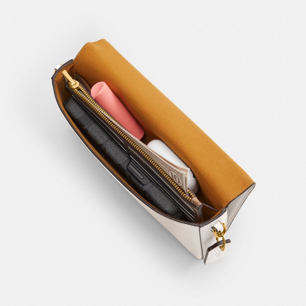 Coach In Brass/chalk