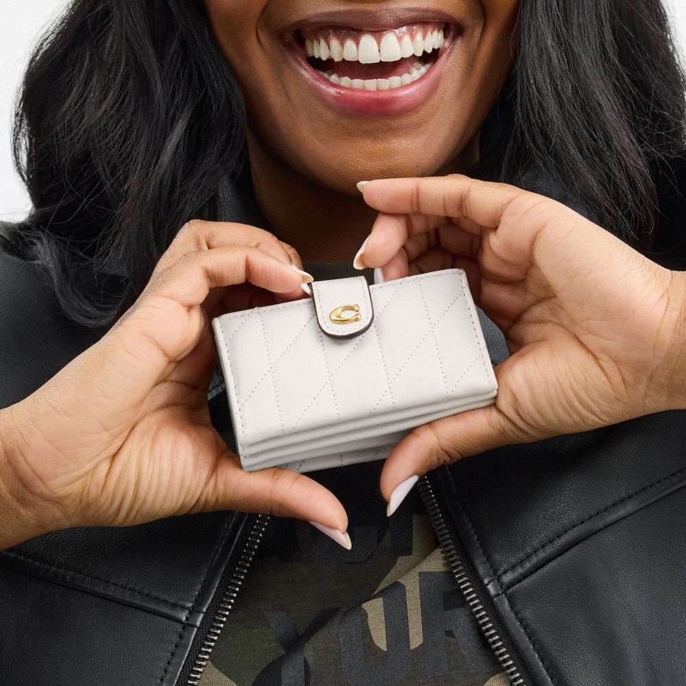 Coach Essential Multi Card Holder With Pillow Quilting In White