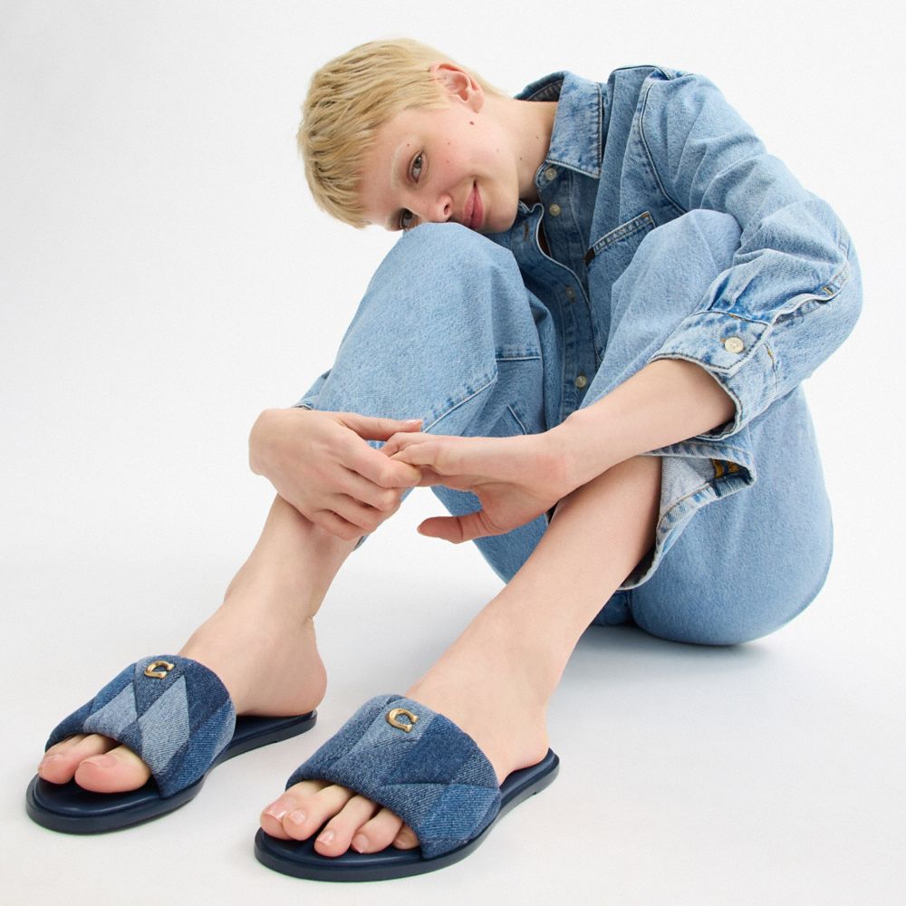 COACH HOLLY SANDAL WITH QUILTING 