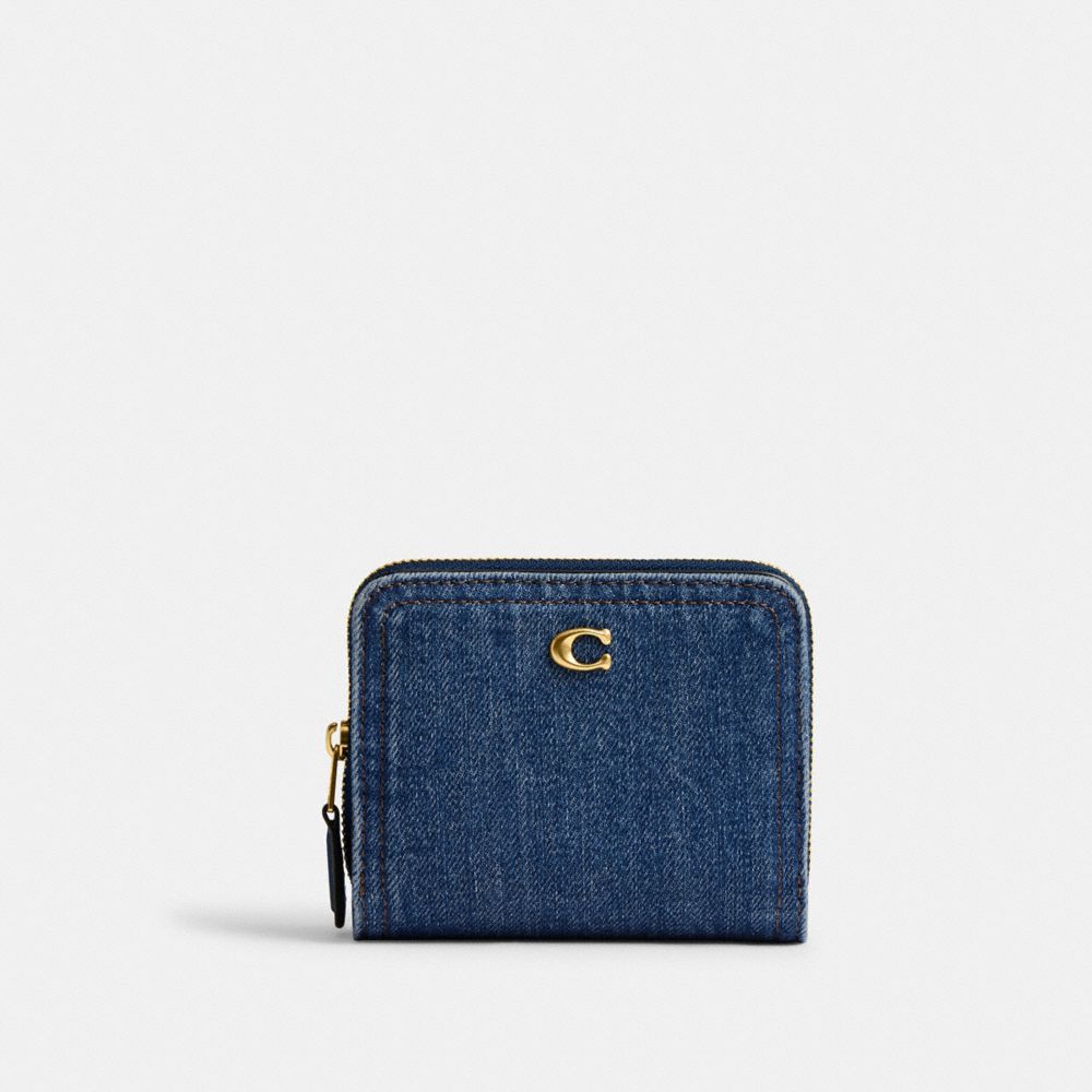 COACH®,Essential Billfold Wallet,,Front View