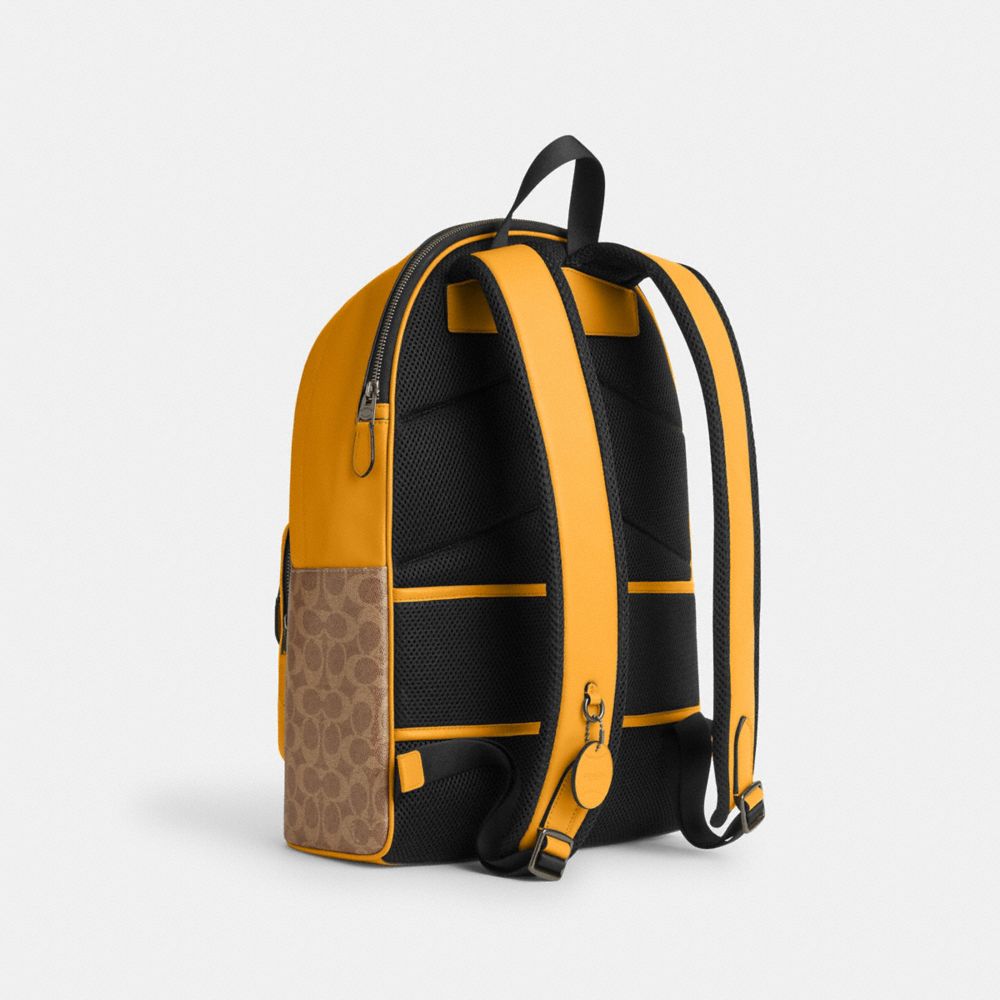 COACH®,SAC À DOS WEST EN TOILE EXCLUSIVE COLOR BLOCK,Qb/Marron orangé/Bouton d’or,Angle View