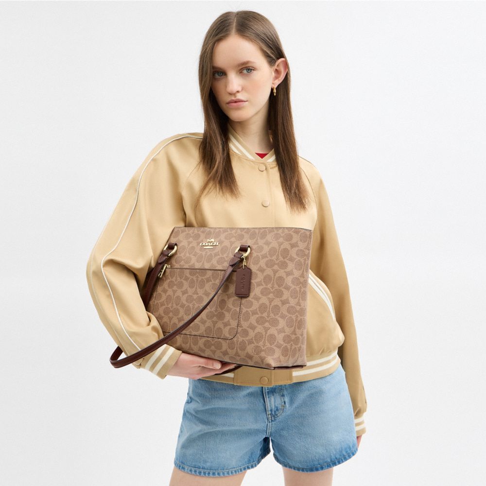 COACH®,Gallery Tote Bag In Signature Canvas,Canvas,Tote,Work,Beige,Detail View