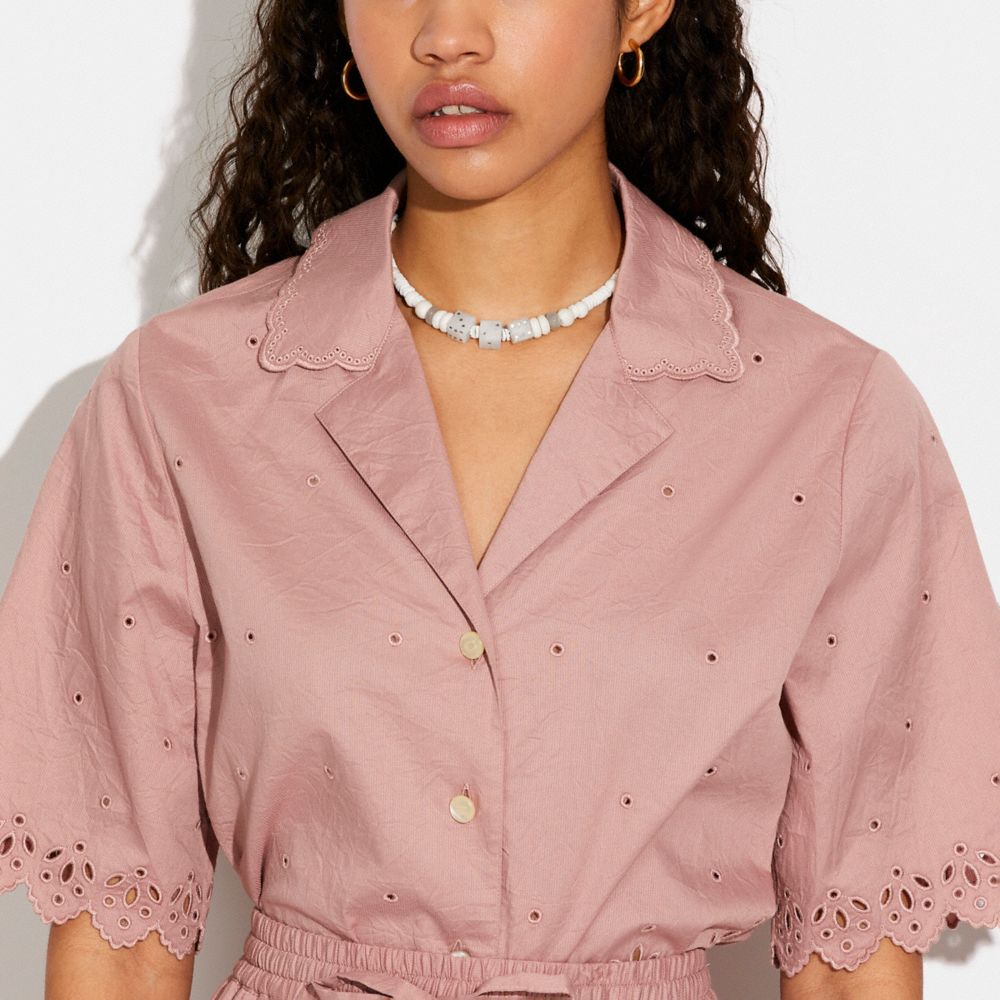 Collier ras du cou perlé dés