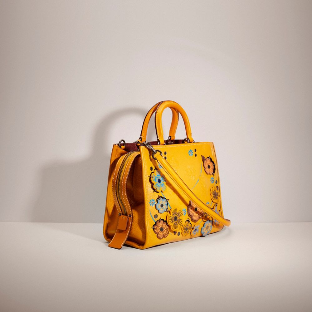 NWT🌼 Coach C5057 🌼 Key Chain Mini Rogue Bag Charm WITH TEA ROSE Signature  🌼