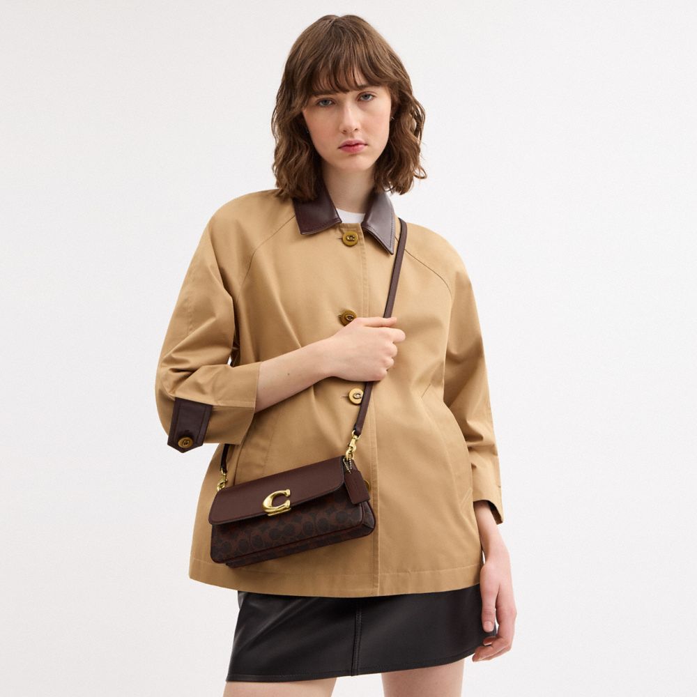 Женские сумки Coach Jet Shoulder Bag In Signature Canvas — фото 7