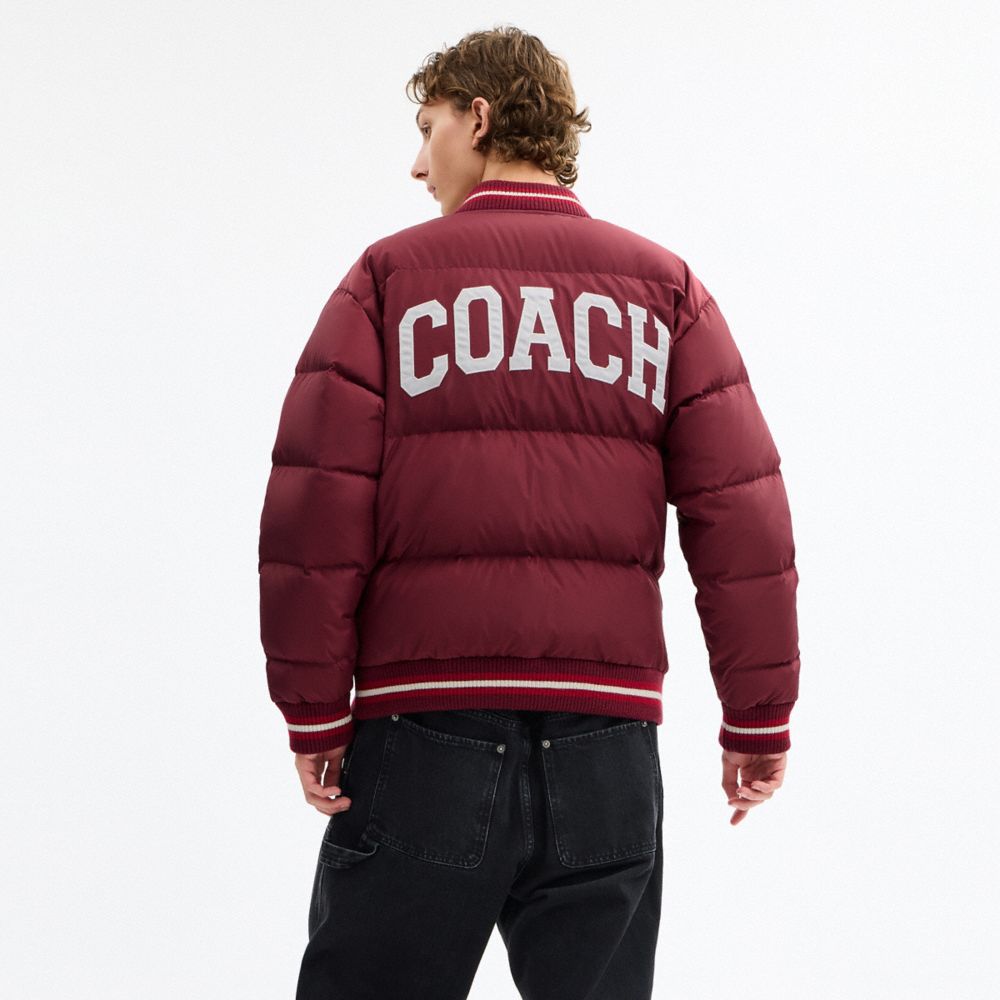 COACH®,ヴァーシティ ダウン ジャケット,ジャケット&コート,ﾊﾞｰｶﾞﾝﾃﾞｨｰ