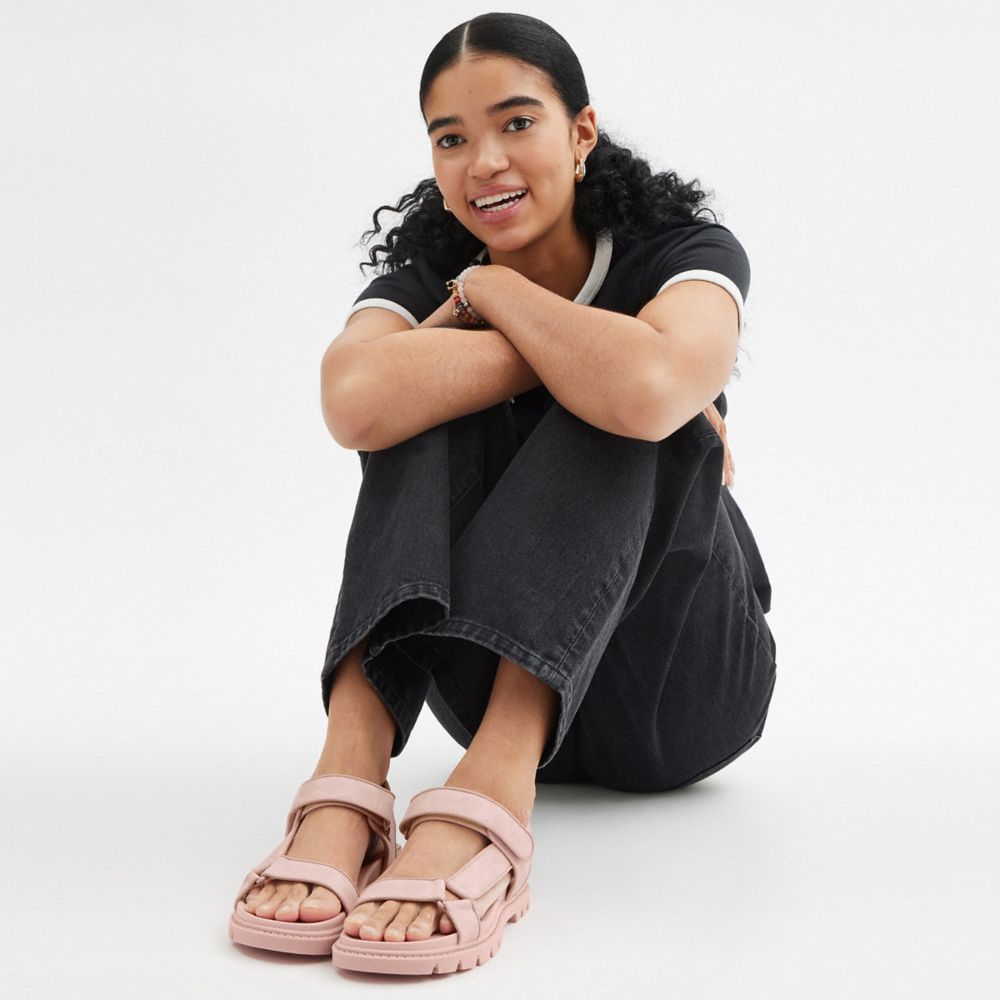 COACH®,スポーツ サンダル・シグネチャー キャンバス,ﾊﾟｳﾀﾞｰ ﾋﾟﾝｸ