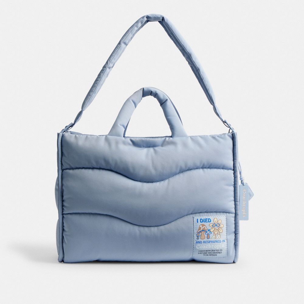 Coach Topia Loop Tote Aus Recyceltem Polyester Mit Steppung Im Wellenmuster In Blue