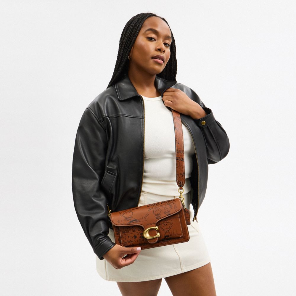 【COACH X PEANUTS】タビー ショルダー バッグ 26・ニュースペーパー プリント 4