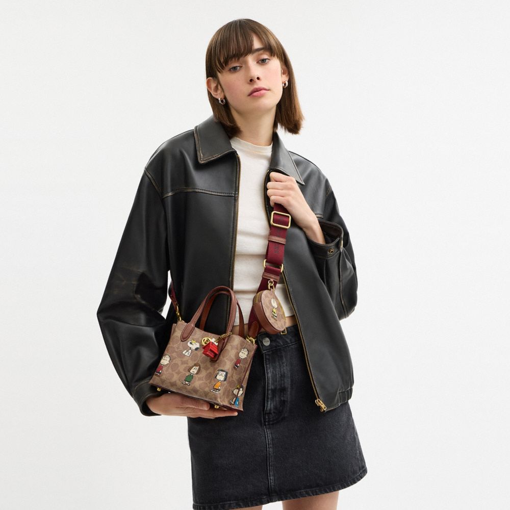 【COACH X PEANUTS】ウィロウ トート バッグ 18・シグネチャー キャンバス 4