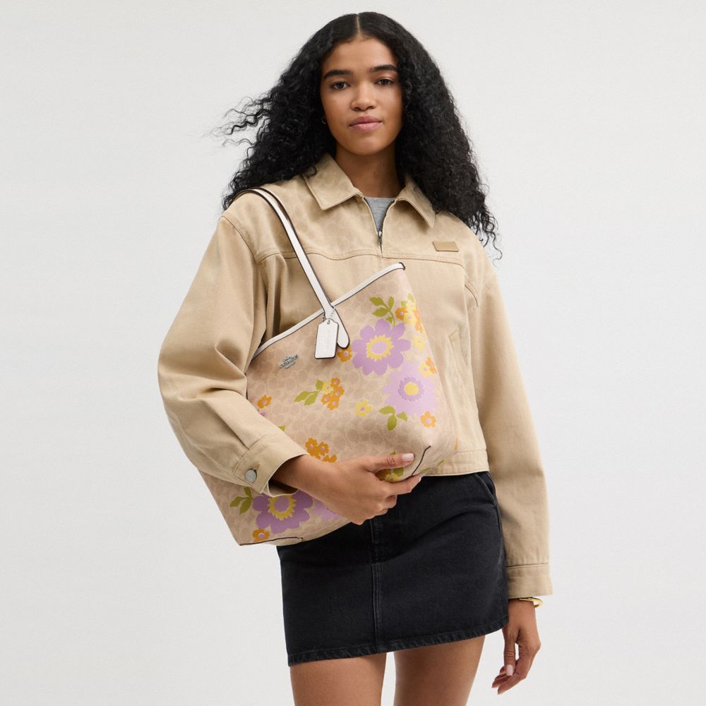 COACH®,Argent/Sable Multi,Detail View