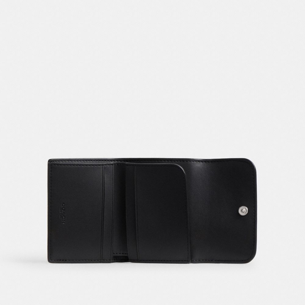 Coach Essential Card Holder Wallet In Loved Leather