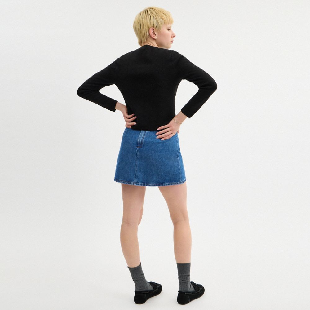 Женские юбки Coach Heritage C Denim Mini Skirt In Organic Cotton — фото 3