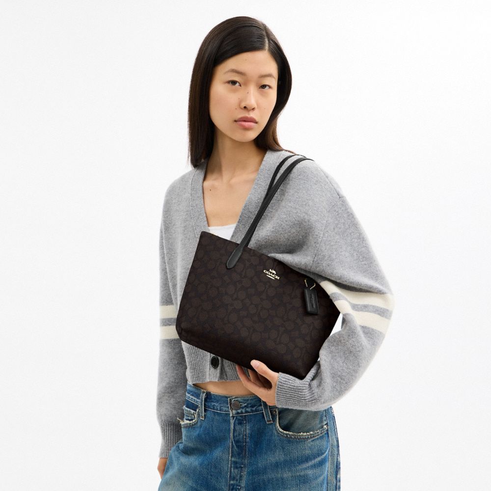 COACH®,Fiona Zip Tote Bag In Signature Canvas,Canvas,Tote,Logo,Gold Metal,Casual,,Detail View