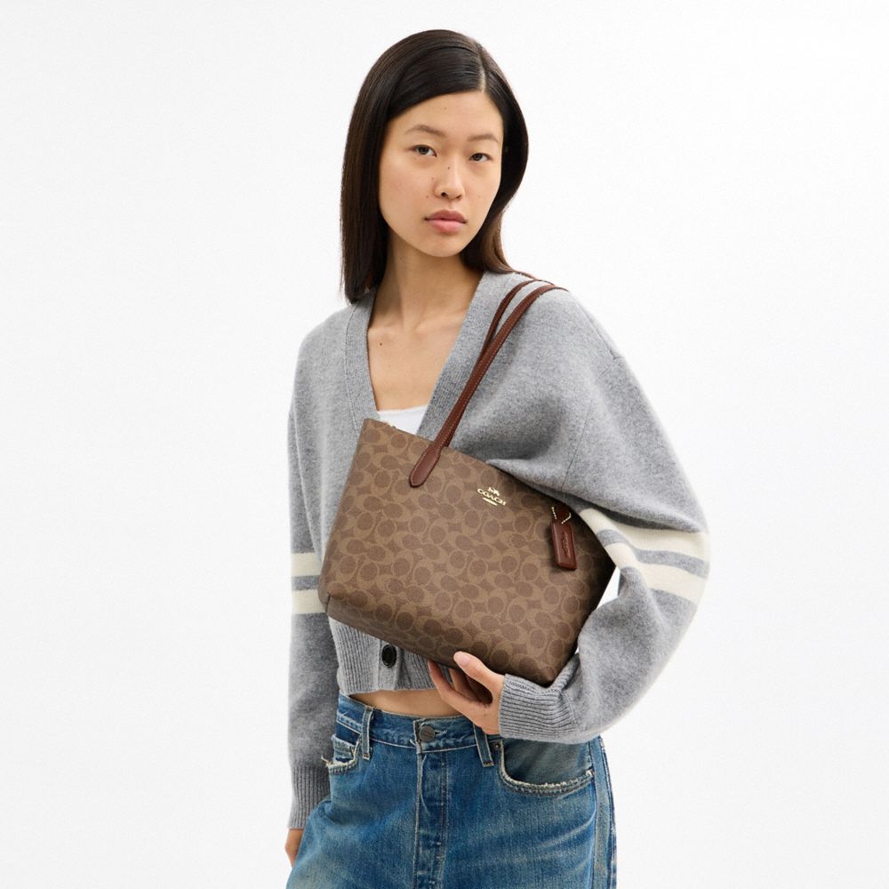 COACH®,Fiona Zip Tote Bag In Signature Canvas,Canvas,Tote,Logo,Gold Metal,Casual,,Detail View