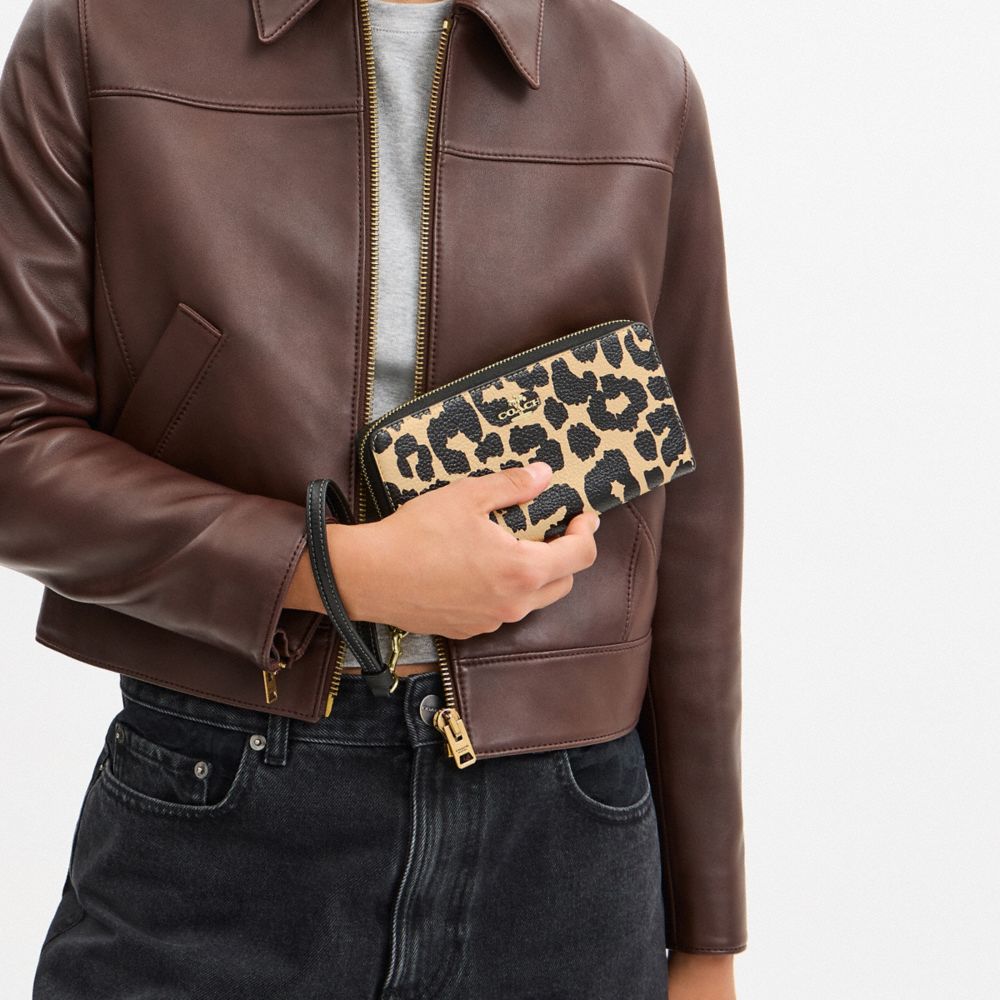 COACH®,Or/Léopard Multi,Detail View