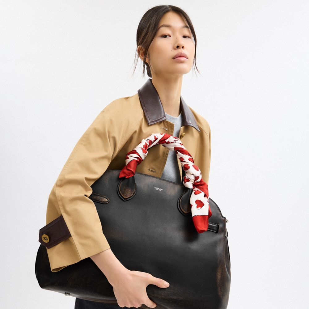 COACH®,Crème/Rouge,Detail View