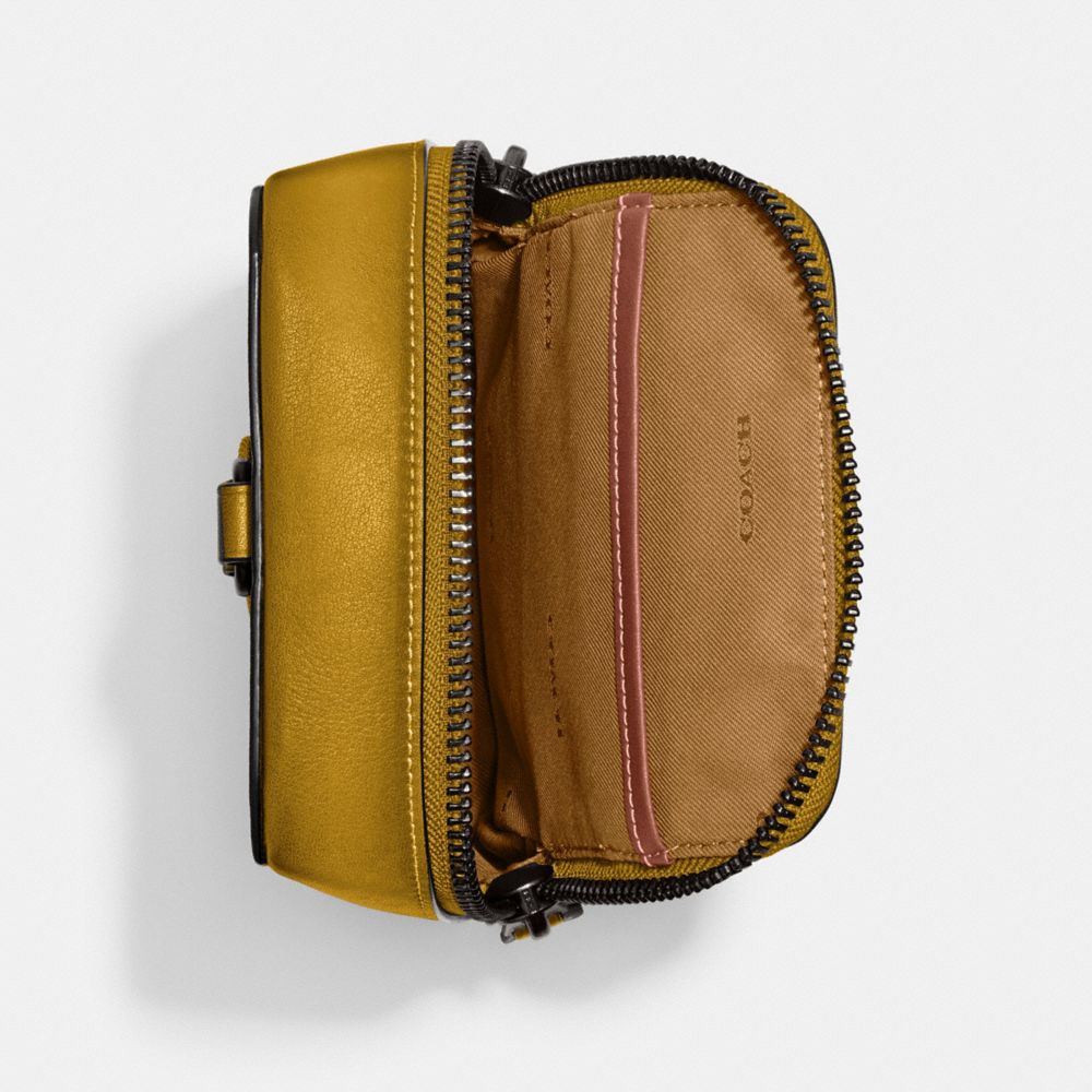 人気のデニム・即日発送 ★COACH★ スプリント スリング パック cu547_qbn2v_1.jpg