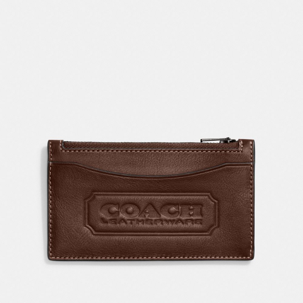 COACH®,ÉTUI-CARTES AVEC ZIP EN L ET ÉCUSSON COACH,Cuir de veau sport,Brun foncé,Front View