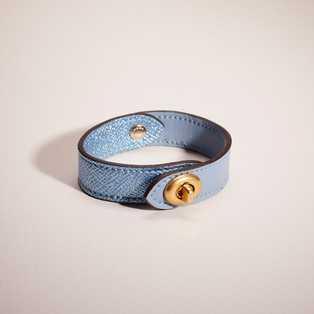 COACH®,REMADE TURNLOCK BRACELET,Nappa leather,Mini,Blue Multi,Front View