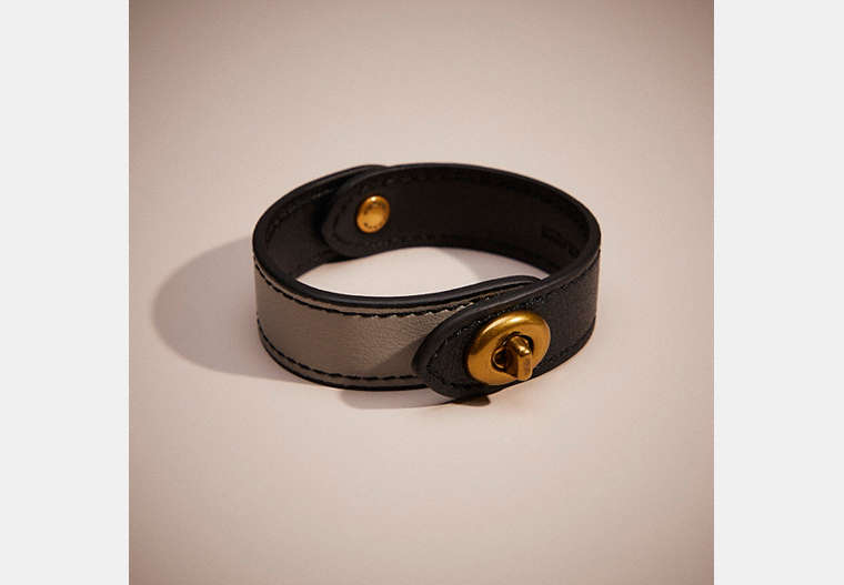 COACH®,REMADE TURNLOCK BRACELET,Nappa leather,Mini,Black/Grey,Front View