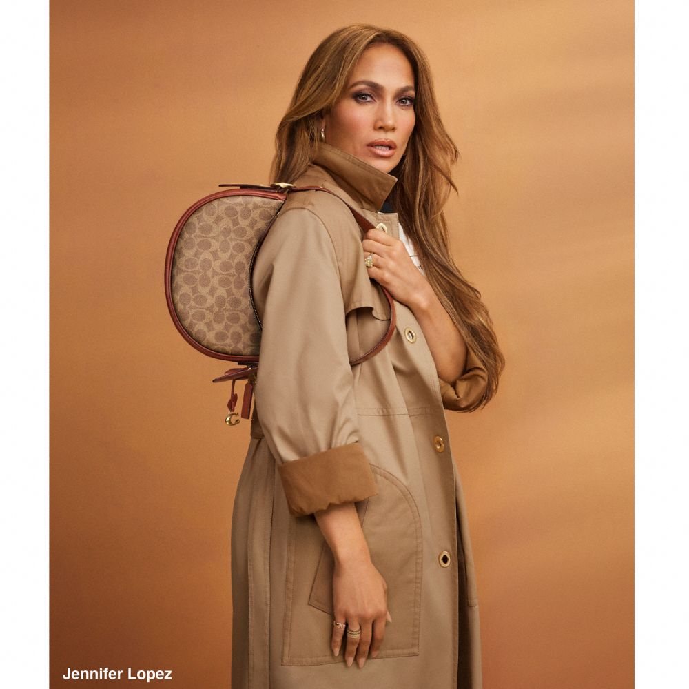 Luna Shoulder Bag In Signature Canvas