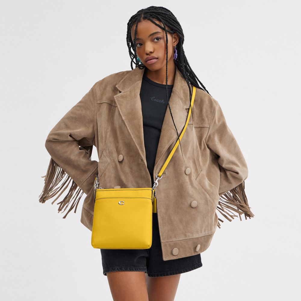 COACH®,SAC À PORTÉ-CROISÉ MESSAGER KITT,Cuir Cross-grain,Argenté/Canari
