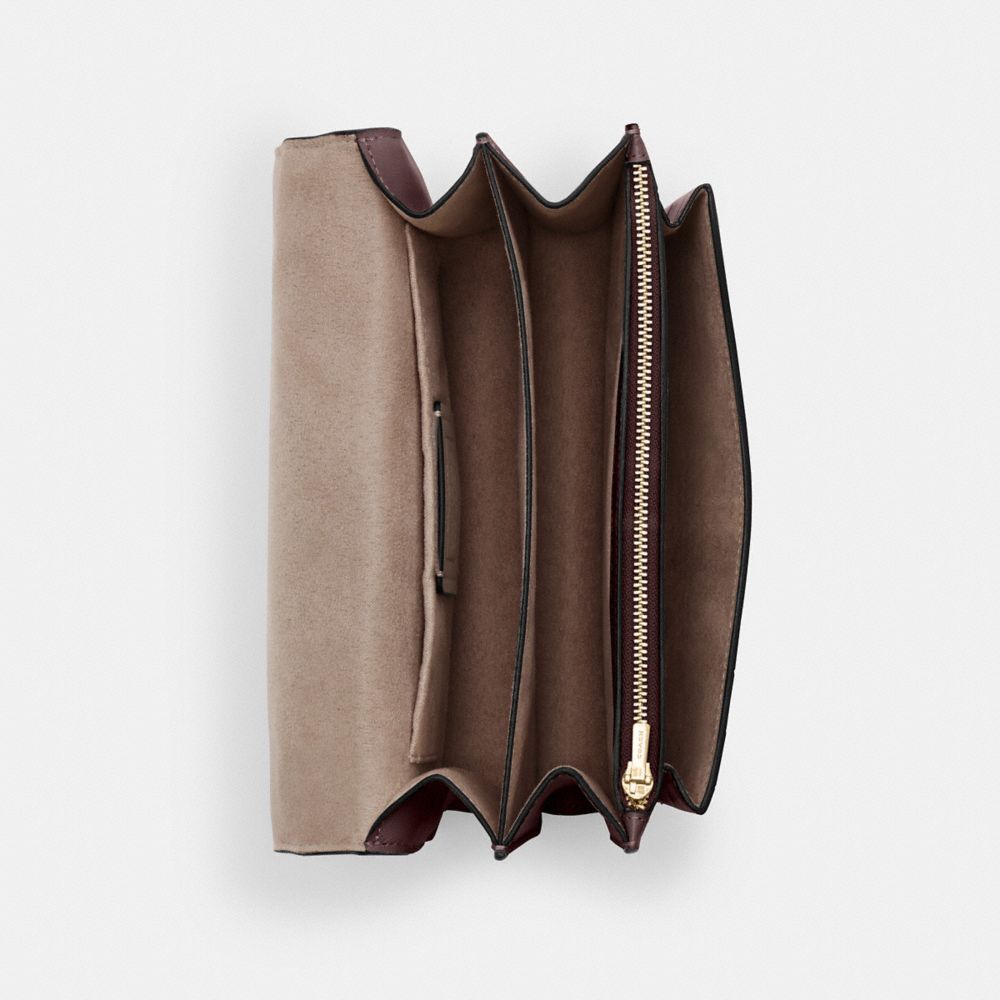 COACH®,SACS À PORTÉ-CROISÉ KLARE,Cuir innovant,Or/Merlot,Inside View,Top View