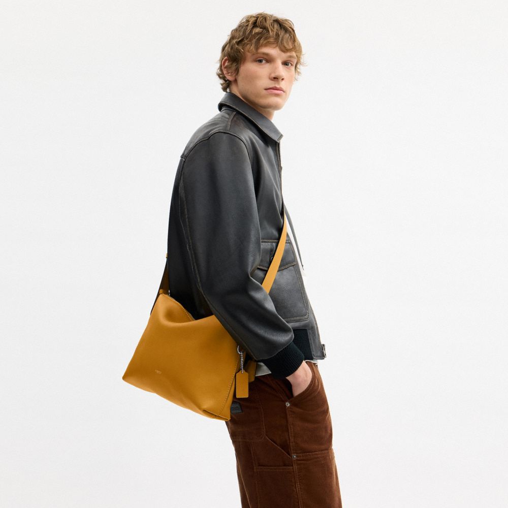 COACH®,Cuir grainé naturel,Rayon De Miel,Detail View