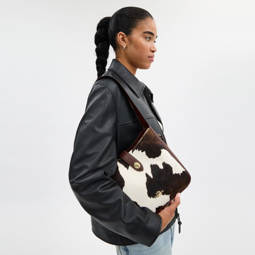 COACH®,SAC BANDOULIÈRE CONVERTIBLE HADLEY AVEC IMPRIMÉ VACHE ET PAMPILLE,veau à poil long imprimé vache,Im/Vache Multi,Detail View